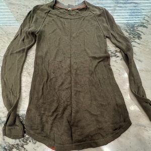 Lululemon Athletica size 2 sweater, thumb holes, gorgeous green khaki color